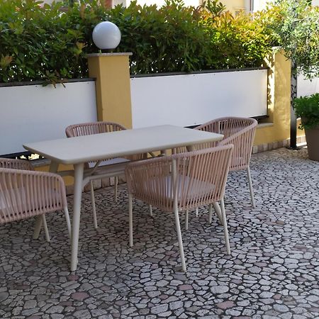 Hotel New Garden Torbole Sul Garda Exterior foto