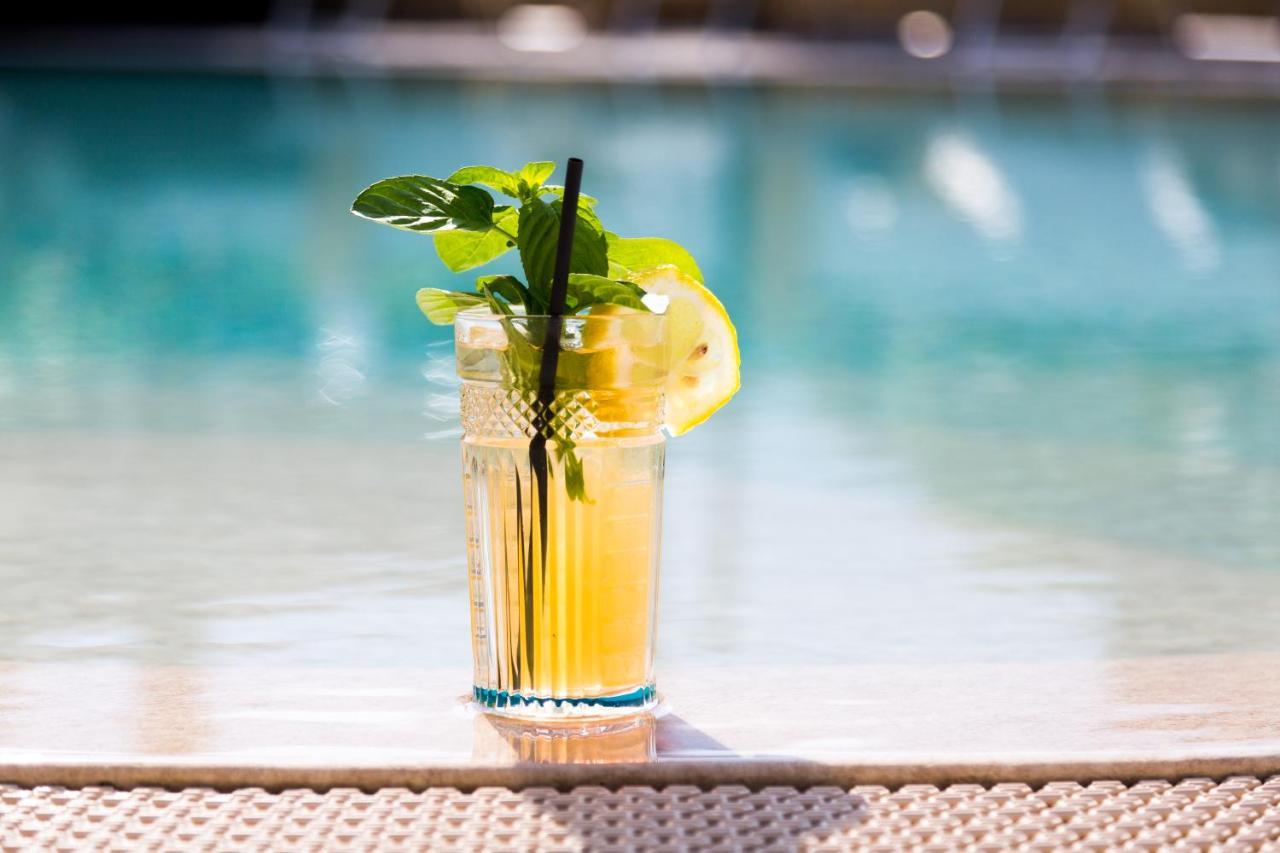 Hotel New Garden Torbole Sul Garda Exterior foto